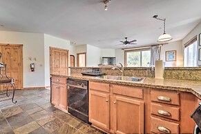 2 Mi to Donner Lake: Walkable Truckee Condo!