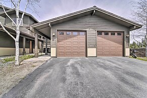 2 Mi to Donner Lake: Walkable Truckee Condo!