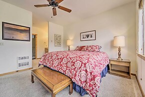 2 Mi to Donner Lake: Walkable Truckee Condo!