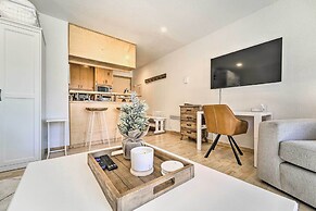 Walk to Ski Resort: Tahoe Donner Studio w/ Balcony