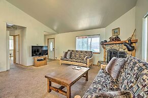 Big Bear Lake Cabin w/ Deck & Views ~ 9 Mi to Ski!