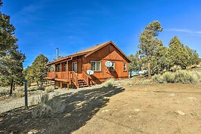Big Bear Lake Cabin w/ Deck & Views ~ 9 Mi to Ski!