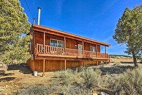 Big Bear Lake Cabin w/ Deck & Views ~ 9 Mi to Ski!