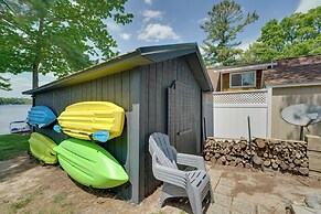 Diamond Lake Waterfront Cabin w/ Deck + Dock!