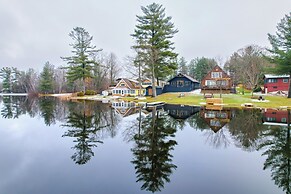 Diamond Lake Waterfront Cabin w/ Deck + Dock!