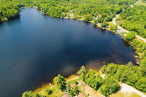 Diamond Lake Waterfront Cabin w/ Deck + Dock!