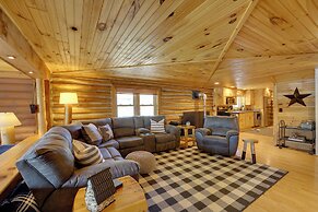 Diamond Lake Waterfront Cabin w/ Deck + Dock!