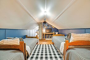 Diamond Lake Waterfront Cabin w/ Deck + Dock!