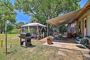 Fredericksburg Home 8 Blocks to Main St + Wineries