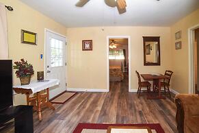 Fredericksburg Home 8 Blocks to Main St + Wineries