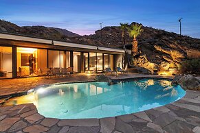 Palm Springs Retreat w/ Private Pool & Jacuzzi