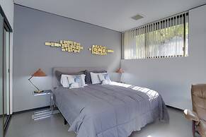 Palm Springs Retreat w/ Private Pool & Jacuzzi