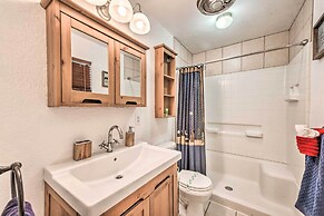 Tranquil Cabin w/ Stream & Deck Near Dtwn Ruidoso!