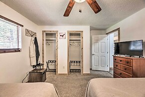 Tranquil Cabin w/ Stream & Deck Near Dtwn Ruidoso!