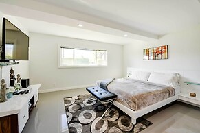 Palm Springs Home: Casita + Fire Pit!