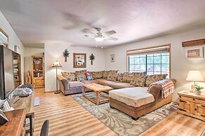 Hot Tub & Deck: Big Bear Gem Near Resorts!