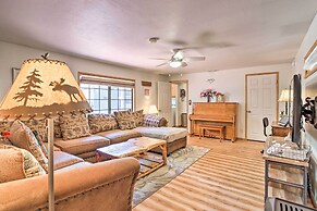 Hot Tub & Deck: Big Bear Gem Near Resorts!