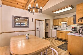 Hot Tub & Deck: Big Bear Gem Near Resorts!