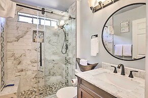 Hot Tub & Deck: Big Bear Gem Near Resorts!