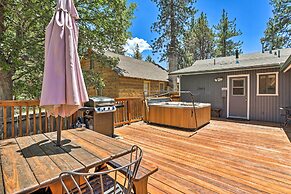 Hot Tub & Deck: Big Bear Gem Near Resorts!
