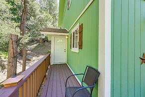 Remodeled Crestline Retreat: Walk to Lake Gregory!