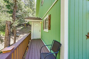 Remodeled Crestline Retreat: Walk to Lake Gregory!