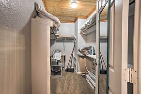 Remodeled Crestline Retreat: Walk to Lake Gregory!