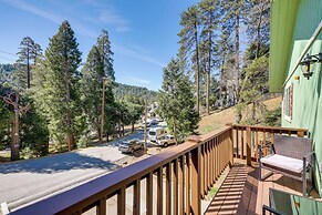 Remodeled Crestline Retreat: Walk to Lake Gregory!