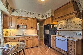 Cozy Appleton Getaway w/ Screened-in Porch + Yard!