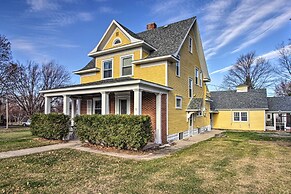 Cozy Appleton Getaway w/ Screened-in Porch + Yard!