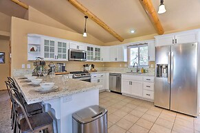 Pet-friendly Big Bear Cabin ~ 6 Mi to Ski Resorts!