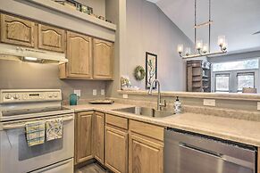 Colorado Springs Townhome ~ 10 Miles to Downtown!