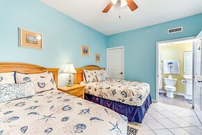 Vibrant Navarre Condo: Pool & Beach Chair Service!