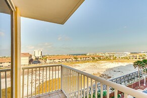 Vibrant Navarre Condo: Pool & Beach Chair Service!