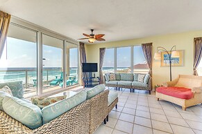Vibrant Navarre Condo: Pool & Beach Chair Service!