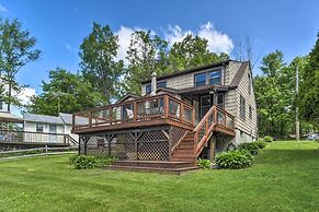 Picturesque Cottage With Sunroom on Ashmere Lake!