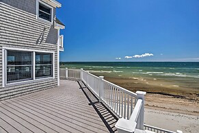 Sunny Beach House Getaway - Steps From Water!