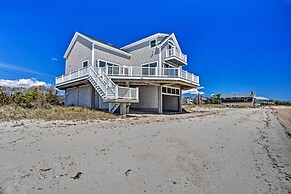 Sunny Beach House Getaway - Steps From Water!