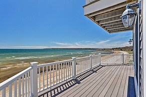 Sunny Beach House Getaway - Steps From Water!