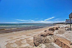 Sunny Beach House Getaway - Steps From Water!