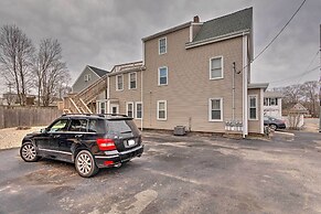 Cozy Third-story Apartment in Dtwn Brockton!