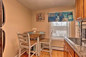 Cozy Third-story Apartment in Dtwn Brockton!