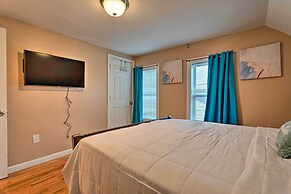 Cozy Third-story Apartment in Dtwn Brockton!