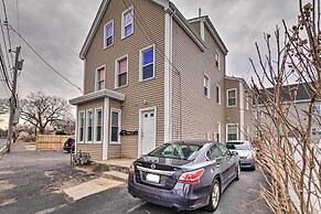 Cozy Third-story Apartment in Dtwn Brockton!