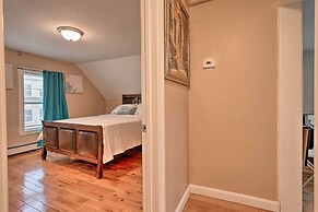 Cozy Third-story Apartment in Dtwn Brockton!