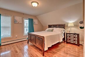 Cozy Third-story Apartment in Dtwn Brockton!