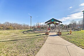 Fayetteville Home w/ Hot Tub ~ 3 Mi to U of A!