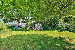 Waterfront Hyannis Gem: Walk to Hyannis Port Beach