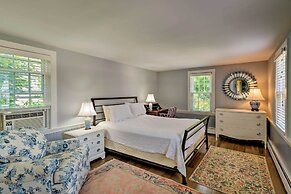 Waterfront Hyannis Gem: Walk to Hyannis Port Beach