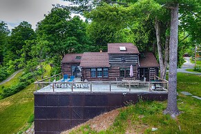 Waterfront Lake George Cabin: Walk to Water